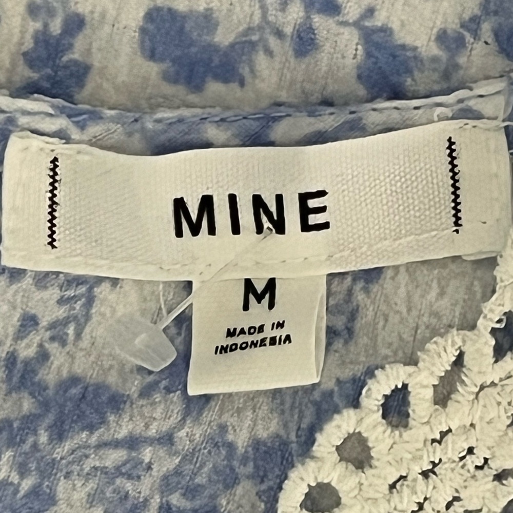 MINE Delicate cotton crocheted lace bib style sleeveless feminine preppy top - Picture 3 of 8